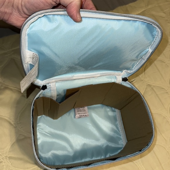 Emma & Chloe Cosmetic Case NWT - Picture 4 of 5